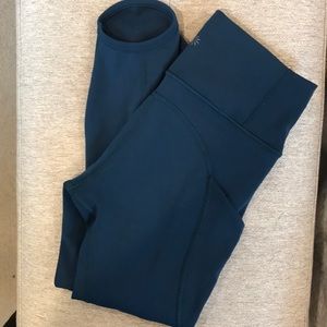 Athleta 7/8 blue leggings